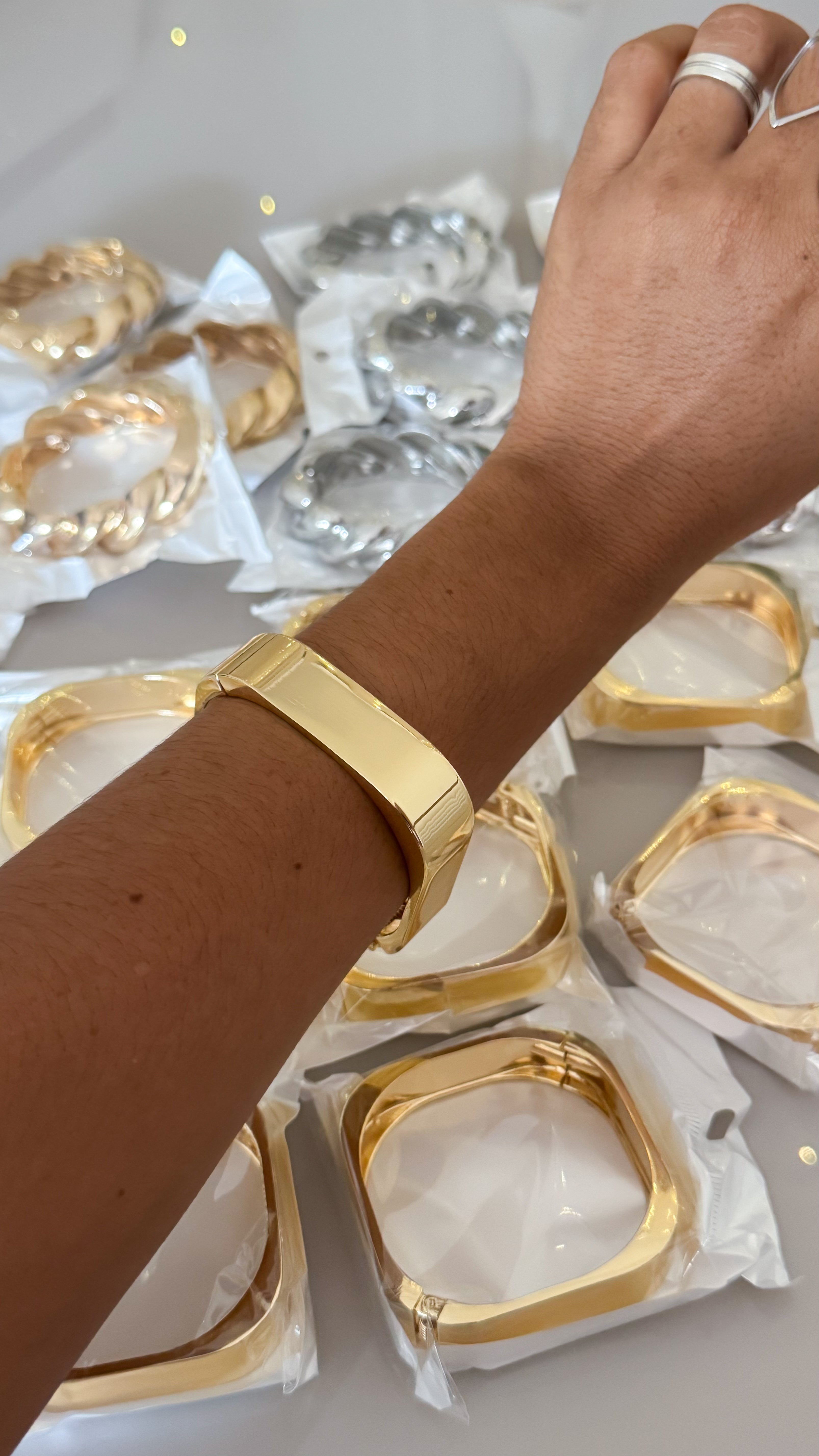 Bracelete Liso Geométrico