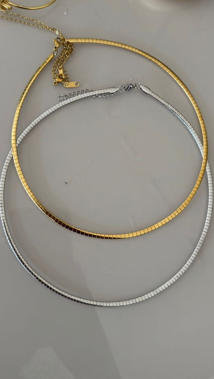 Colar Chocker Rígida